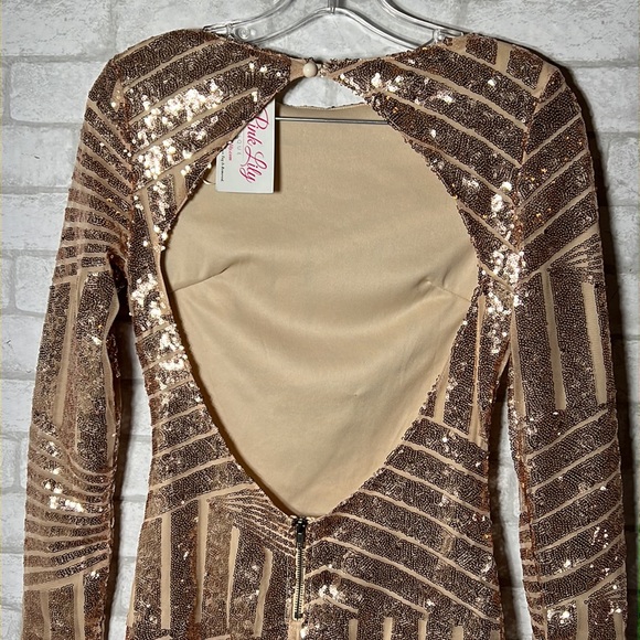 O. Vianca long sleeve sequined back cut out mini dress size M - Picture 10 of 12